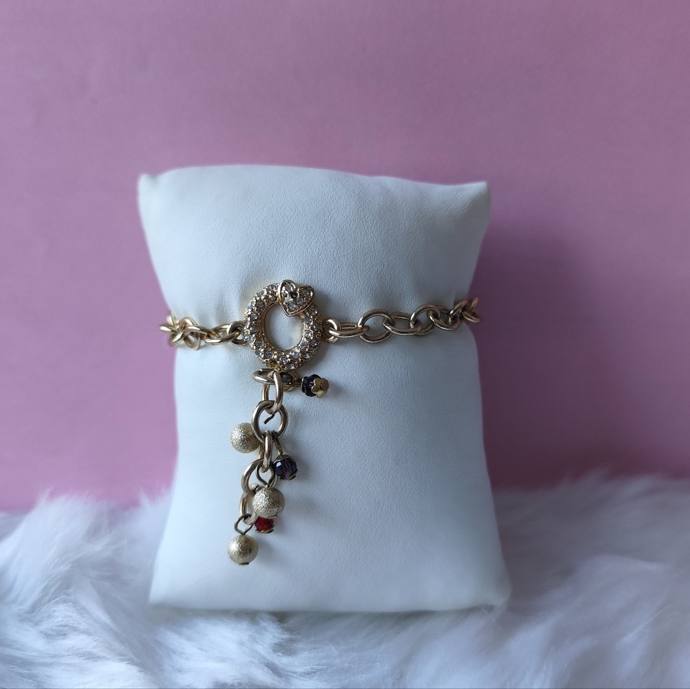 3/$20💗Gold-toned Rhinestone Charm bracelet